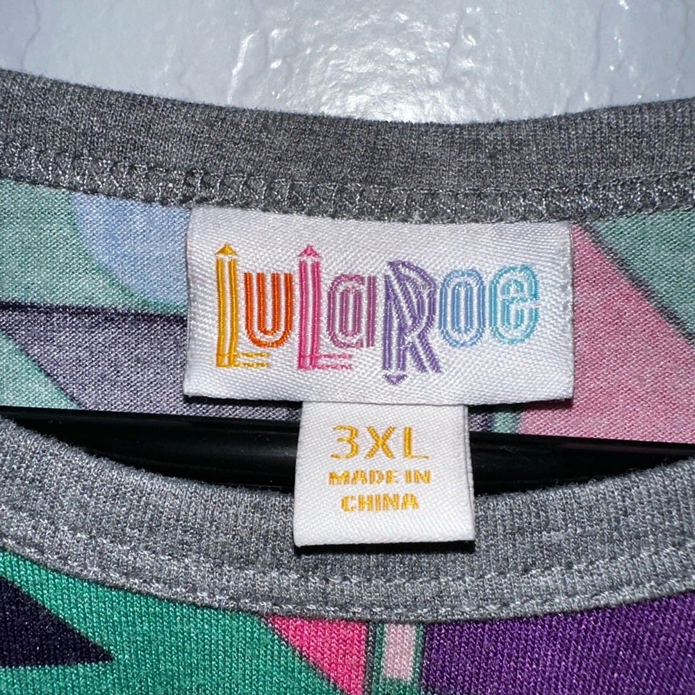 3/$30 LuLaRoe Randy Top - Picture 4 of 6
